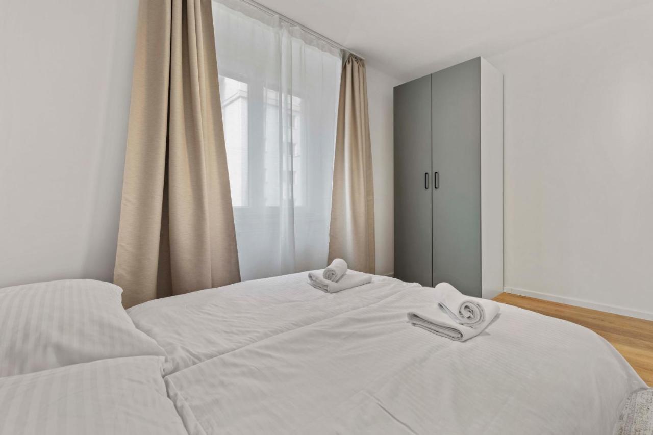 2 Bedroom Apt Steps To Nivy Station Bratislava Extérieur photo