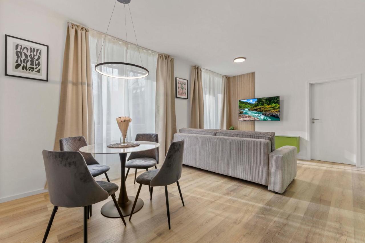 2 Bedroom Apt Steps To Nivy Station Bratislava Extérieur photo