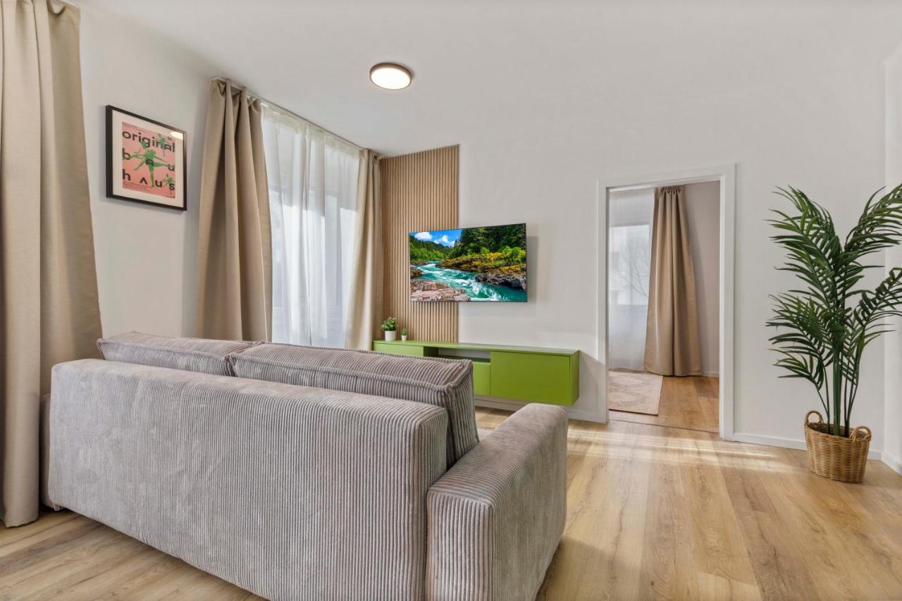 2 Bedroom Apt Steps To Nivy Station Bratislava Extérieur photo