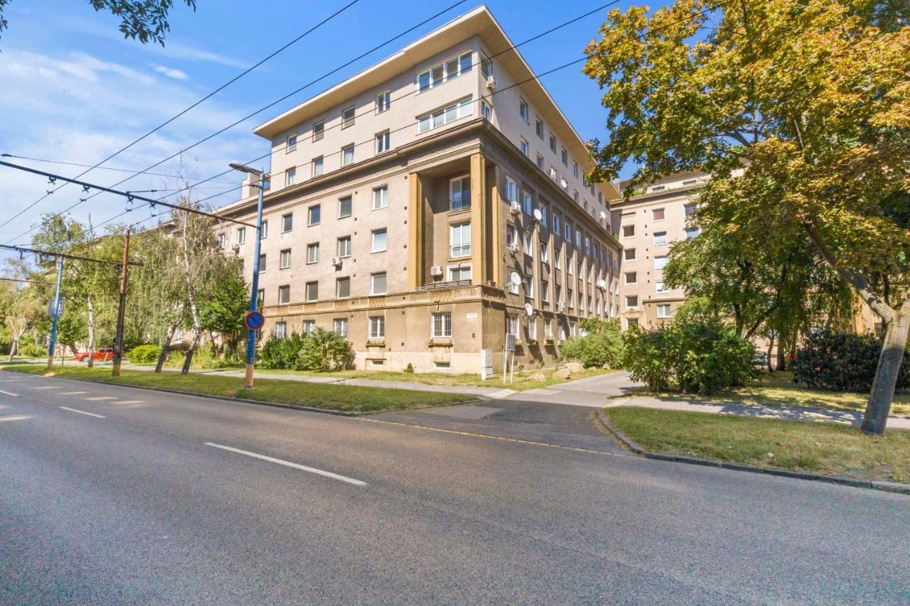 2 Bedroom Apt Steps To Nivy Station Bratislava Extérieur photo