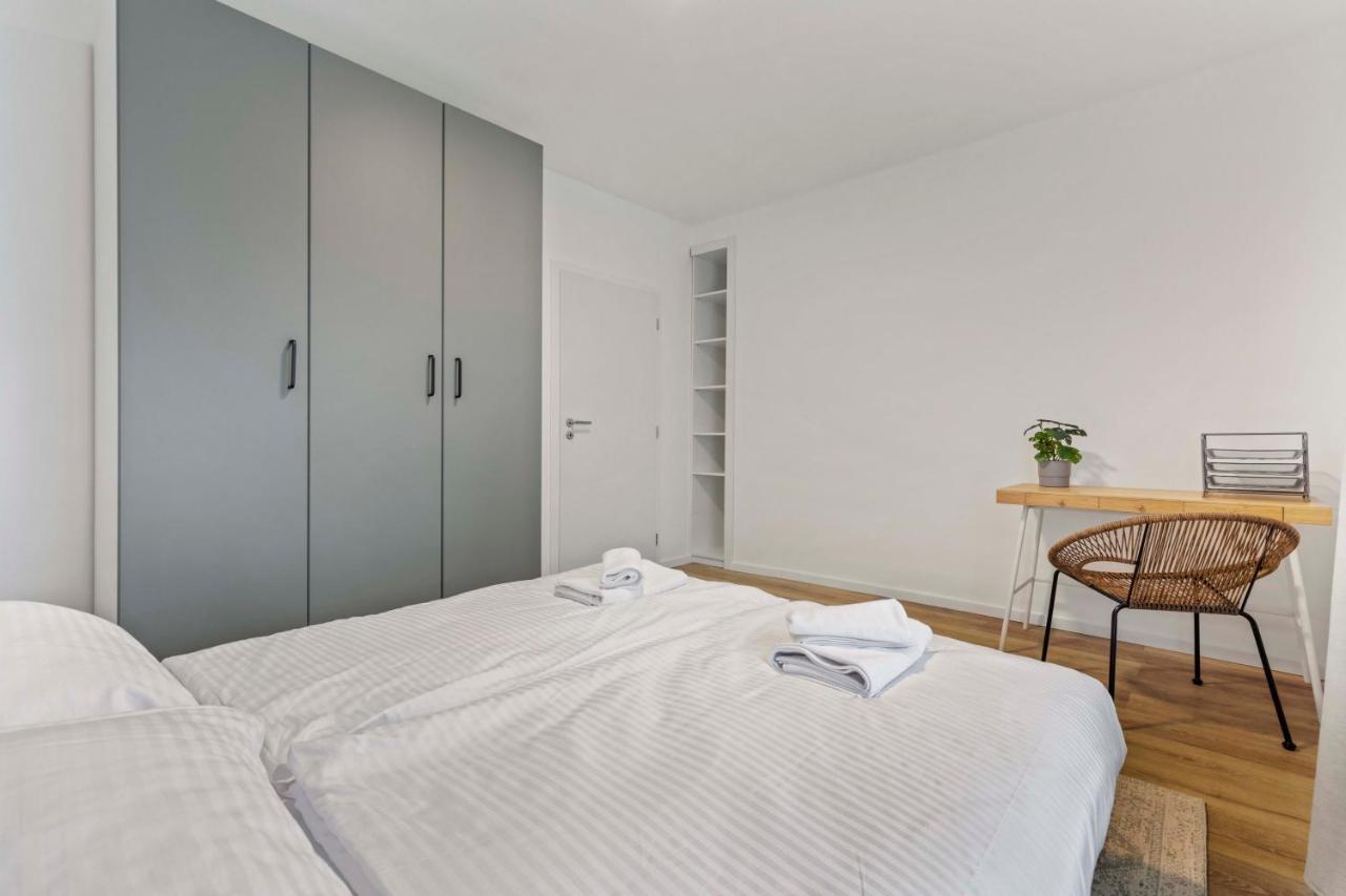 2 Bedroom Apt Steps To Nivy Station Bratislava Extérieur photo